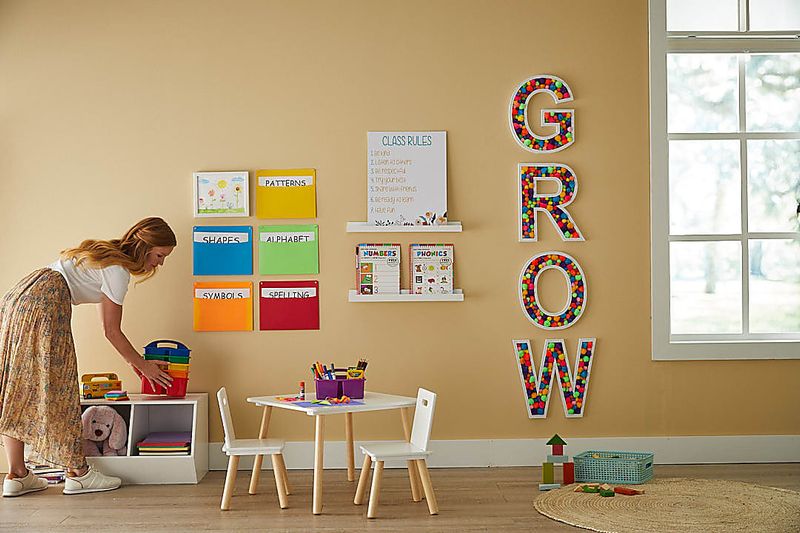Brand Studio/Brand Photography/Lifestyle w_Model/AUG_22_CALMING_CLASSROOM_831