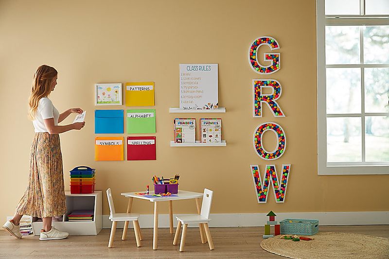 Brand Studio/Brand Photography/Lifestyle w_Model/AUG_22_CALMING_CLASSROOM_792