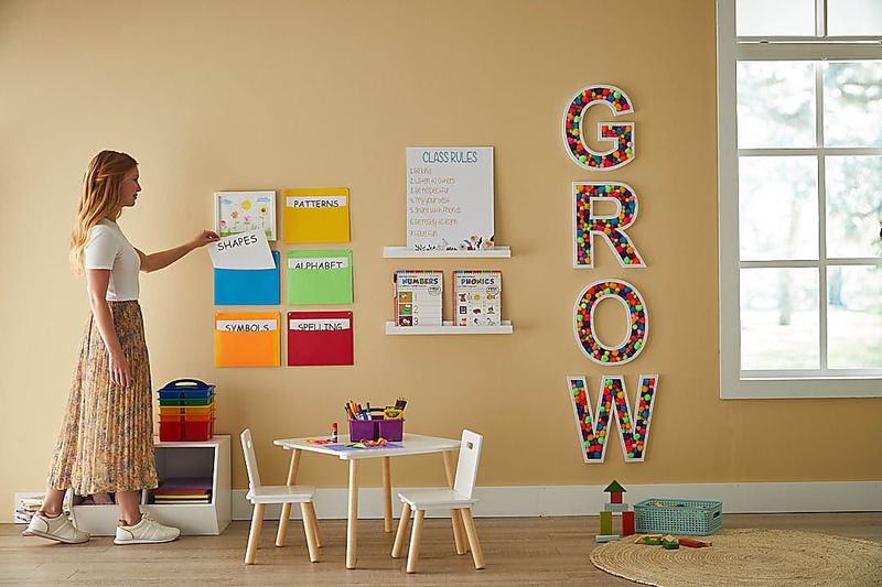Brand Studio/Brand Photography/Lifestyle w_Model/AUG_22_CALMING_CLASSROOM_807