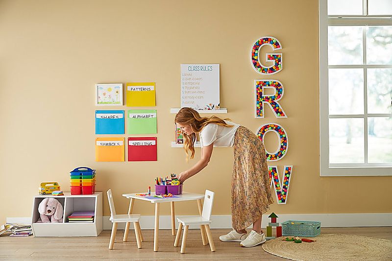 Brand Studio/Brand Photography/Lifestyle w_Model/AUG_22_CALMING_CLASSROOM_768