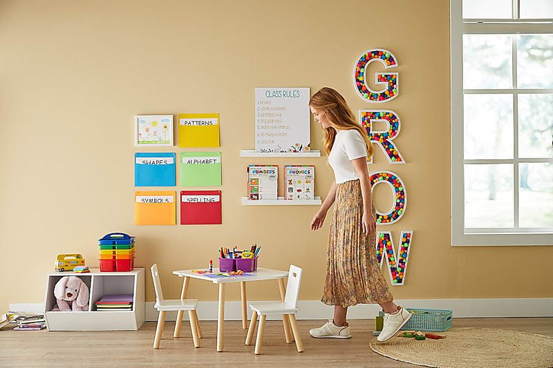 Brand Studio/Brand Photography/Lifestyle w_Model/AUG_22_CALMING_CLASSROOM_760