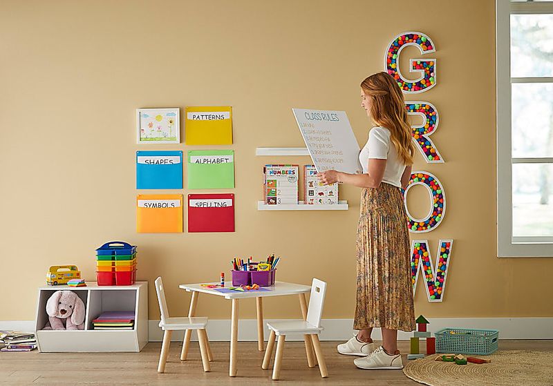 Brand Studio/Brand Photography/Lifestyle w_Model/AUG_22_CALMING_CLASSROOM_718