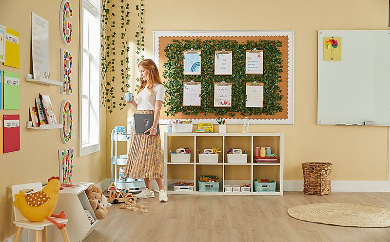 Brand Studio/Brand Photography/Lifestyle w_Model/AUG_22_CALMING_CLASSROOM_608