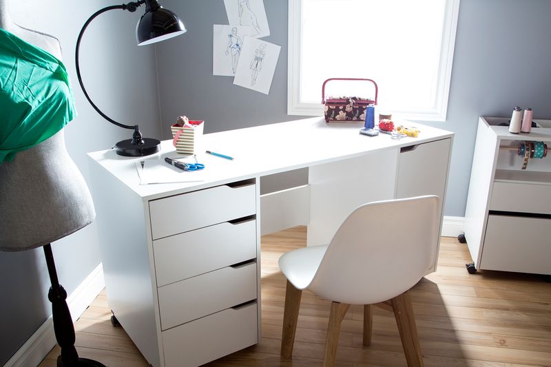 South Shore Crea Sewing Craft Table on Wheels Pure White